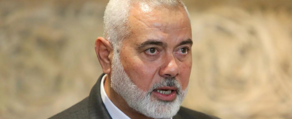 Hamas Chef Ismail Haniyeh trifft zu Waffenstillstandsgespraechen in Kairo ein