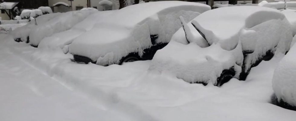 Heftiger Schneefall hat Teile Europas erfasst und es kommt noch