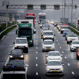 Heiligabend bringt eine schwere „Sinterklaas Rushhour auf die Strassen Inlaendisch