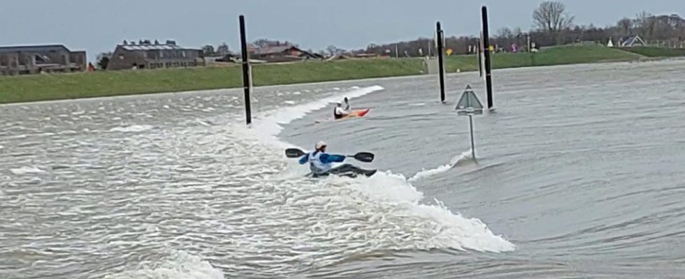 Hochwasser bereitet nicht nur Aerger sondern auch Vergnuegen Inlaendisch