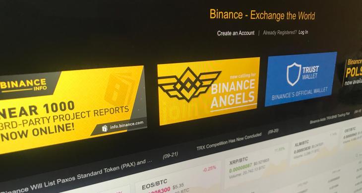 Indische Regierungsbehoerde versucht Binance und Kraken zu blockieren