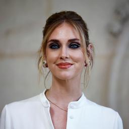 Influencerin Chiara Ferragni erhaelt 1 Million Euro Strafe fuer Weihnachtskuchen Debakel