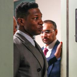 Jonathan Majors scheint den Missbrauch seiner Ex Freundin in Textnachrichten zuzugeben