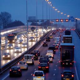 Lange Staus rund um Rotterdam nach Unfall durch Geisterfahrer auf