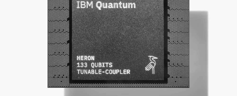 Quantencomputing IBM bringt den ersten 1000 Qubit Chip auf den Markt Was