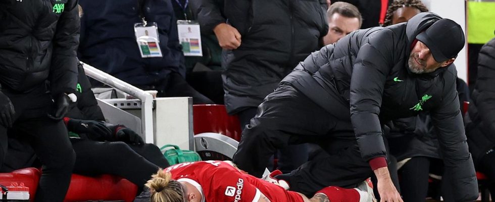 Saka entschuldigt sich nachdem er Tsimikas‘ Auseinandersetzung mit Klopp angezettelt