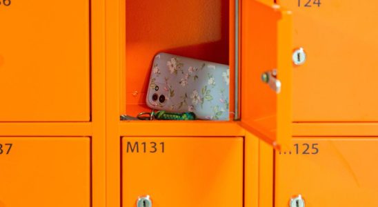 Telefonverbot in weiterfuehrenden Schulen „Schueler reden wieder miteinander Technik