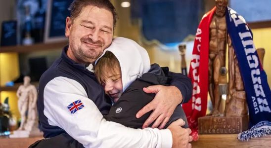 Ulrich zapfte 700 Liter Bier nach grossem Hercules Sieg Aus