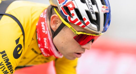 Van der Poel deklassiert Van Aert im ersten Crossduell der