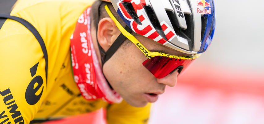 Van der Poel deklassiert Van Aert im ersten Crossduell der