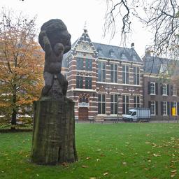 Verein meldet Diebstahl der Van Gogh Statue in Assen Buch