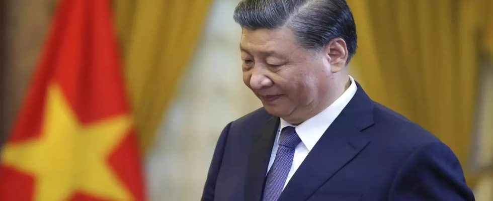 Xi Jinping Xi fordert chinesische Gesandte auf eine „diplomatische Eisenarmee