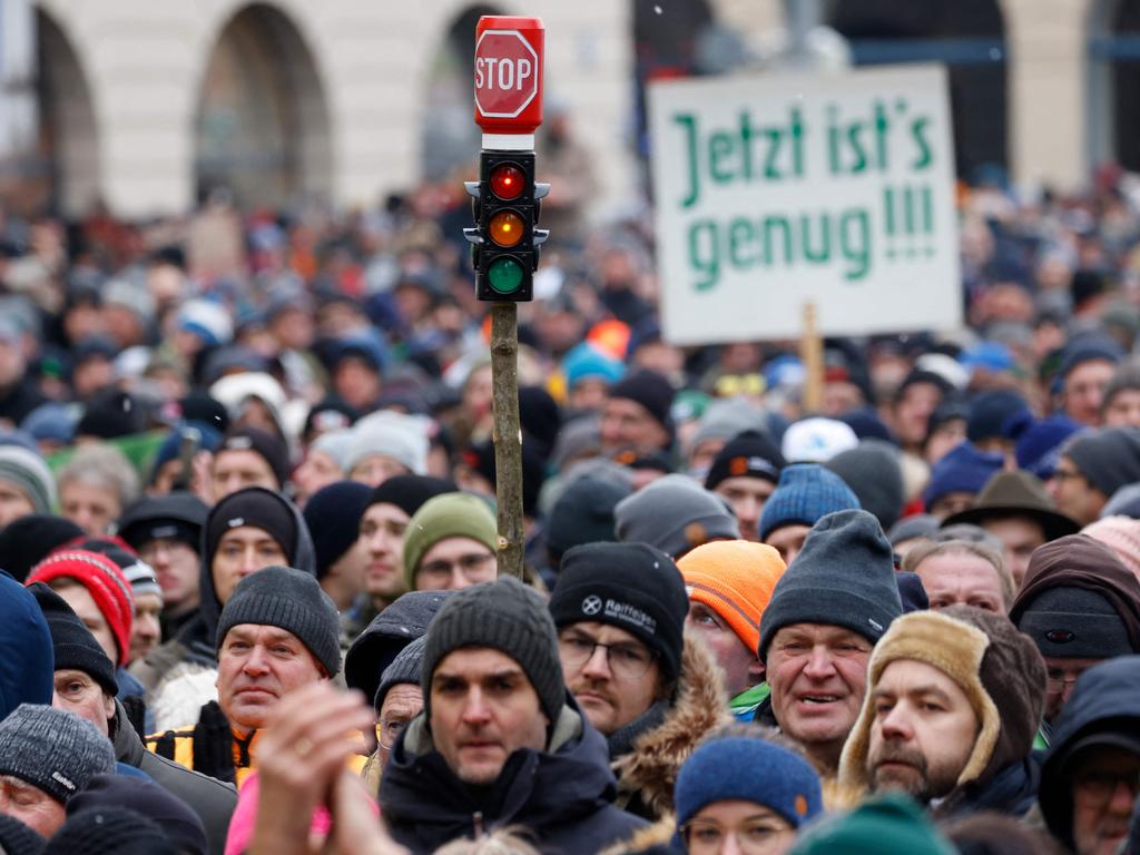 1704761771 995 Warum deutsche Bauern massenhaft gegen die Agrarpolitik demonstrieren Im