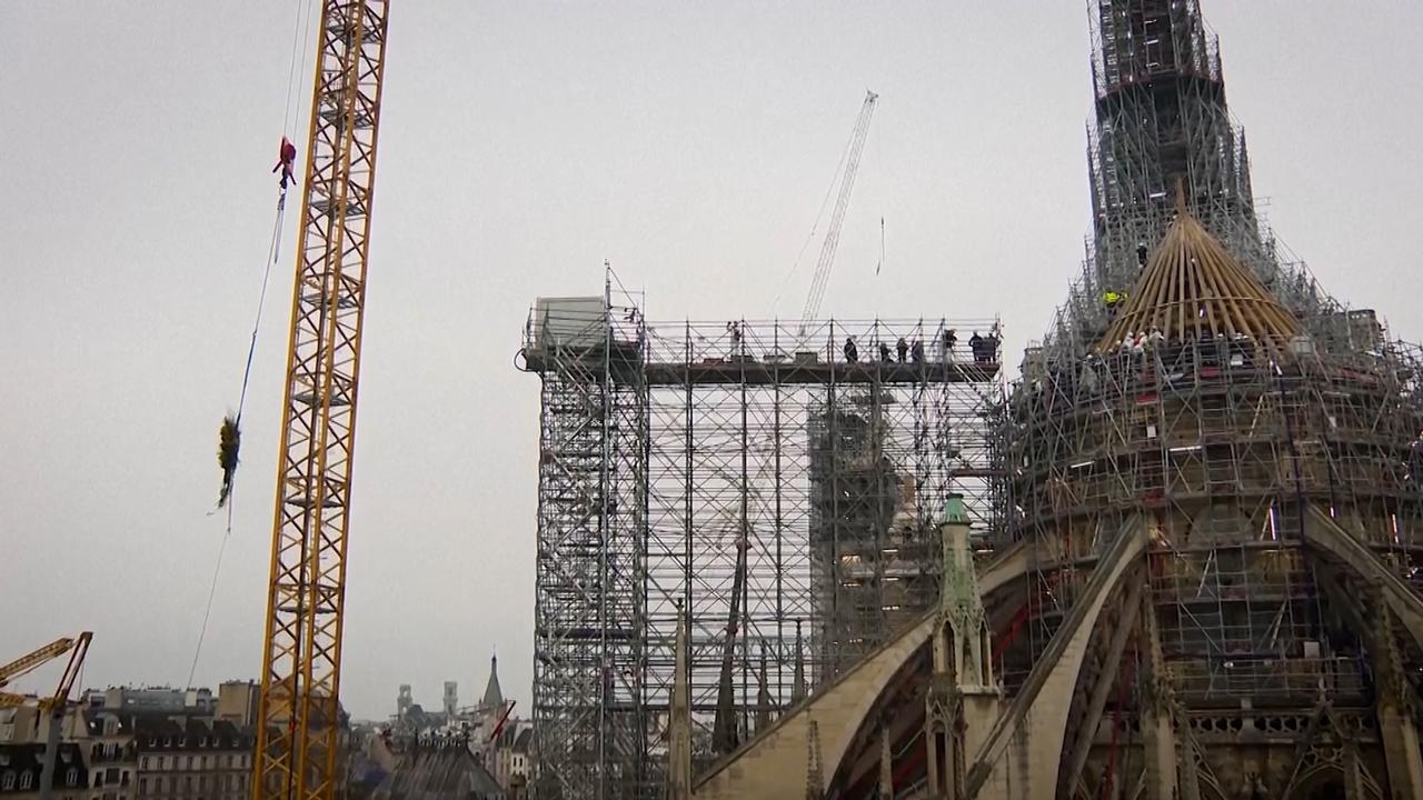 Beeld uit video: Notre-Dame viert mijlpaal restauratie op bijzondere wijze