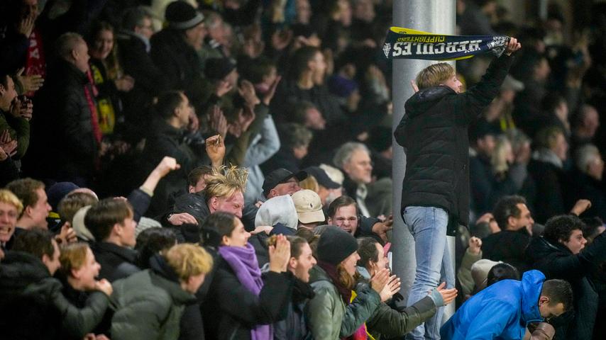 1706221910 321 Pokalmaerchen Herkules geht zu Ende Ajax Henker verliert im Thriller gegen