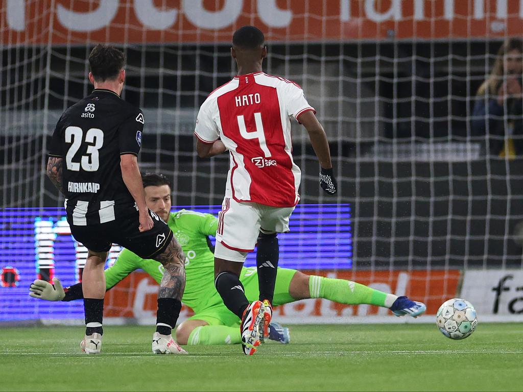 1706411483 602 Henderson sieht Ajax Sieg bei Heracles dank zweier Brobbey Tore Fussball