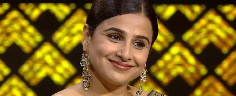 Anschauen Vidya Balan setzt sich gegen Online Betrug auf Heiratsseiten ein