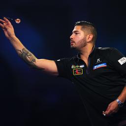 Der fruehere Darts Weltmeister Klaasen kehrt mit einer Tour Karte auf hoechstes