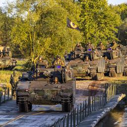 Die Niederlande nehmen mit mehr als fuenftausend Soldaten an einer