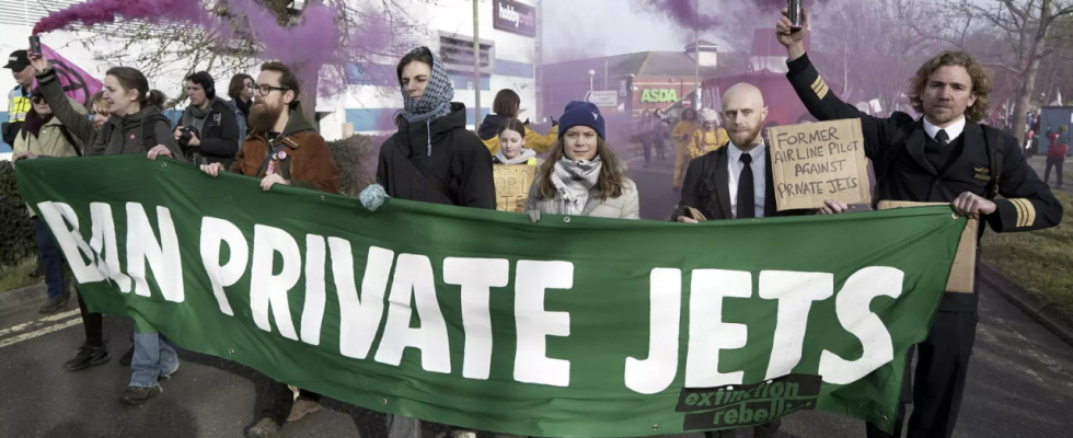 Greta Thunberg schliesst sich Protest gegen den Ausbau des Flughafens