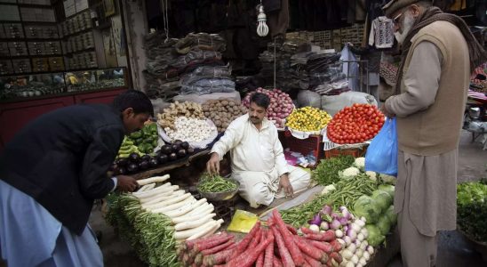 Im von der Inflation betroffenen Pakistan steigen die Eierpreise in