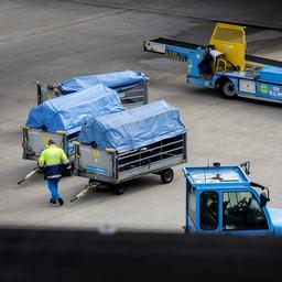 Inspektion Mitarbeiter in Schiphol atmen krebserregende Stoffe ein Wirtschaft