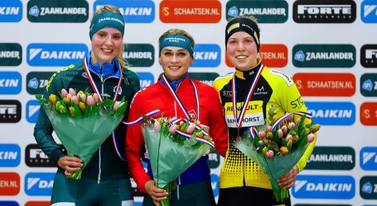 Irene Schouten holt sich im geliehenen Eisschnelllaufanzug den achten nationalen