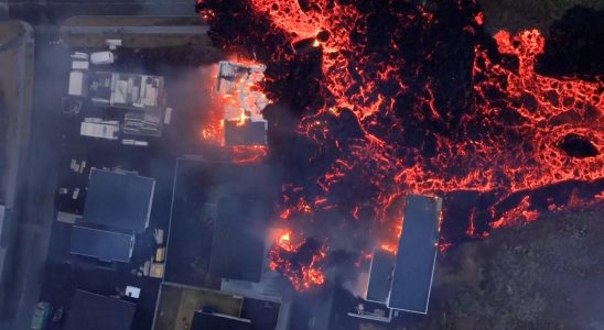 Island leidet unter starker vulkanischer Aktivitaet Woran liegt das