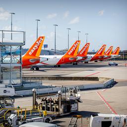 Klage von EasyJet und Schiphol wegen Chaos im Sommer 2022