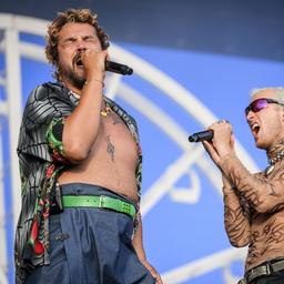 Koeniginnen der Steinzeit Goldband und Froukje unter den Vornamen Lowlands