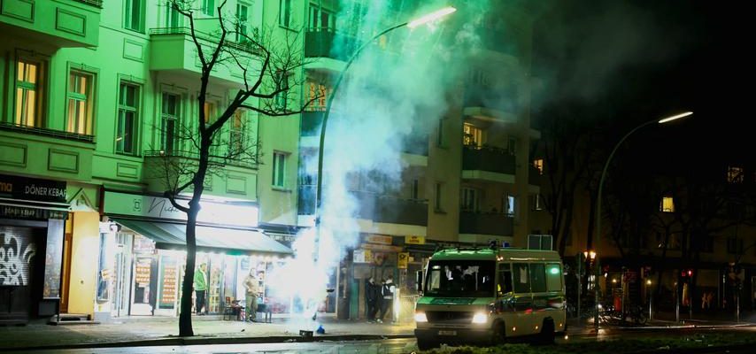 Mehr als 230 Festnahmen waehrend der unruhigen Silvesternacht in Berlin