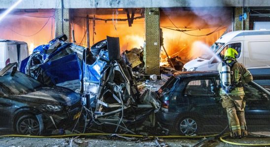 Mehrere Verletzte und grosse Schaeden durch Brand in Rotterdamer Apartmentanlage