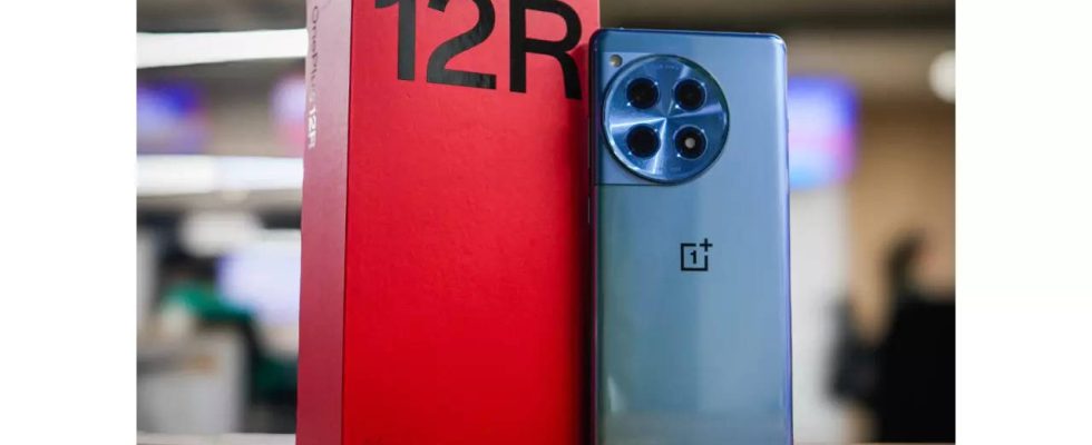 OnePlus 12R mit 120 Hz AMOLED Display und Snapdragon 8 Gen 2 Chipsatz fuer