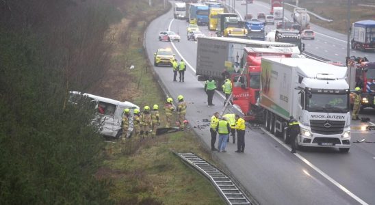 Opfer des toedlichen Unfalls A50 bei Renkum ist eine 61 jaehrige