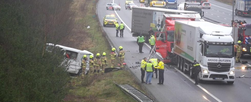 Opfer des toedlichen Unfalls A50 bei Renkum ist eine 61 jaehrige