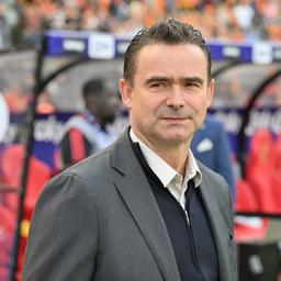 Overmars muss nach der weltweiten FIFA Sperre um einen Job in