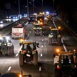 Stau in Antwerpen aufgrund von Bauernaktionen auch Unannehmlichkeiten fuer Niederlaender