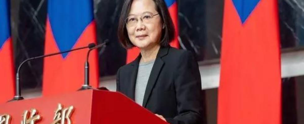 Taiwans Praesidentin Tsai Ing wen gibt ihre Stimme ab und fordert