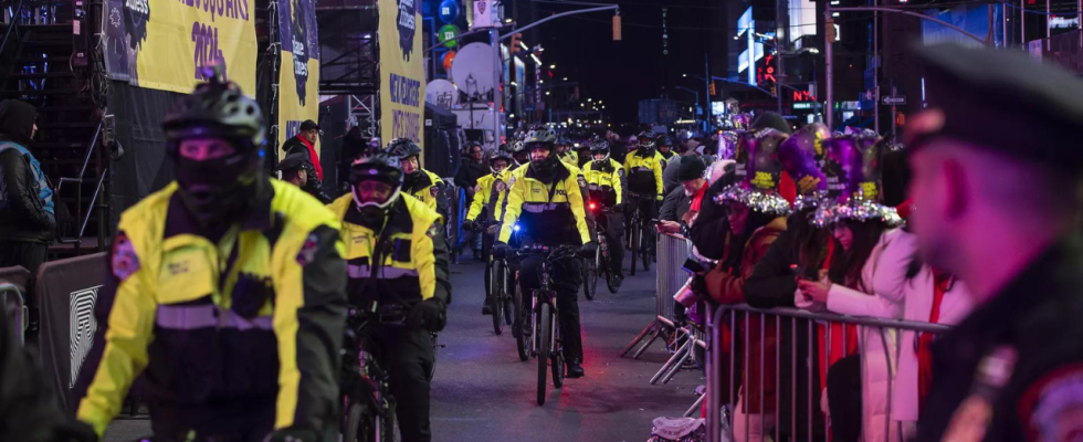 Times Square Silvester breitet sich ueber den ganzen Globus aus