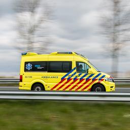 Tote und Verletzte bei schwerem Unfall mit mehreren Fahrzeugen auf