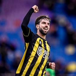 Vitesse dankt Davy Proepper der die Amateure AFC im KNVB Pokal