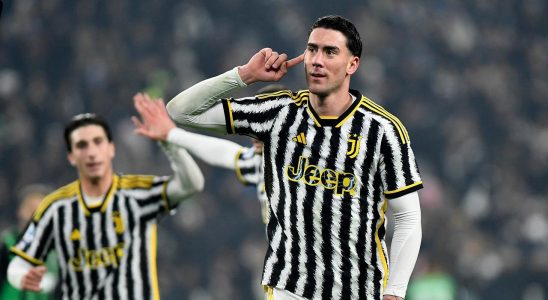 Vlahovic hilft Juventus mit zwei unvergleichlichen Stuermern Sassuolo zu besiegen