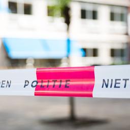 Zwei Maenner verhaftet weil sie in Nieuw Beijerland die Polizei mit