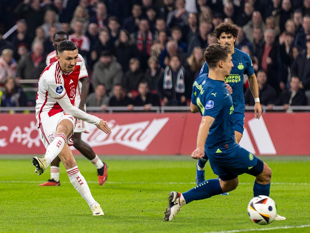 1707013933 220 Ajax haelt den angeschlagenen Spitzenreiter PSV in einem lebhaften Kracher