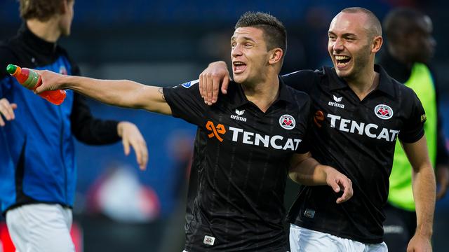 1708109775 15 Live Premier League Der PSV strebt gegen Heracles einen