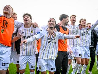 Vitesse wint degradatiekraker bij Excelsior en verlaat laatste plek in Eredivisie