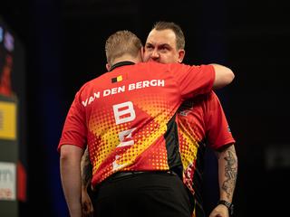 Huybrechts en Van Den Bergh leggen ruzie voorlopig bij en winnen van China