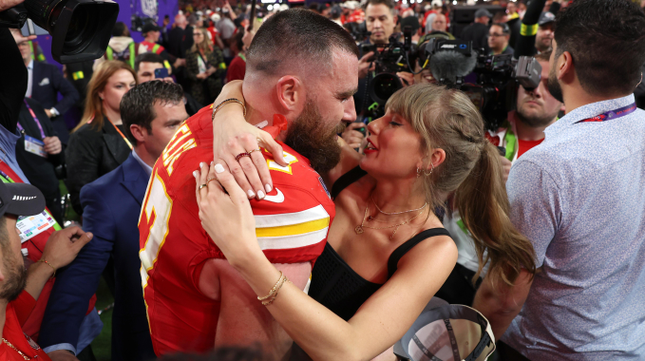 Als naechstes treten Taylor Swift und Travis Kelce gegen Hollywood