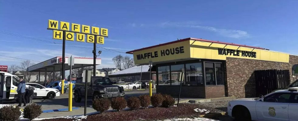 Bei Schiesserei im Waffle House in Indianapolis gibt es laut