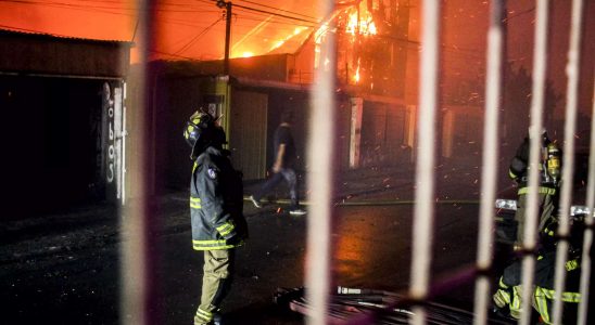 Bei Waldbraenden in Chile befuerchtet man dass zehn Menschen ums